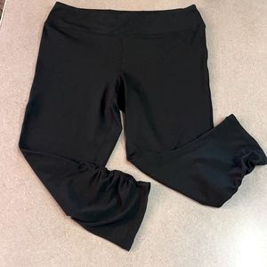 NEVER WORN BLACK WOMENS ACTIVE WEAR